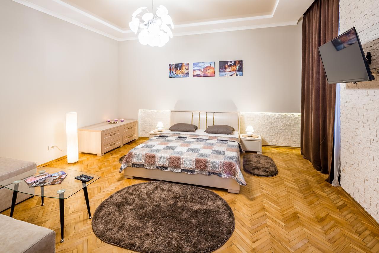 Onlviv Apartments Teatralna 23 Kültér fotó